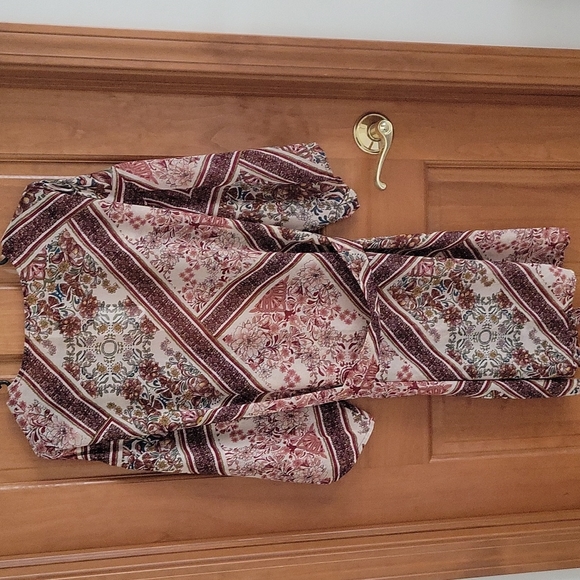 Flower Cover Up - Picture 3 of 8